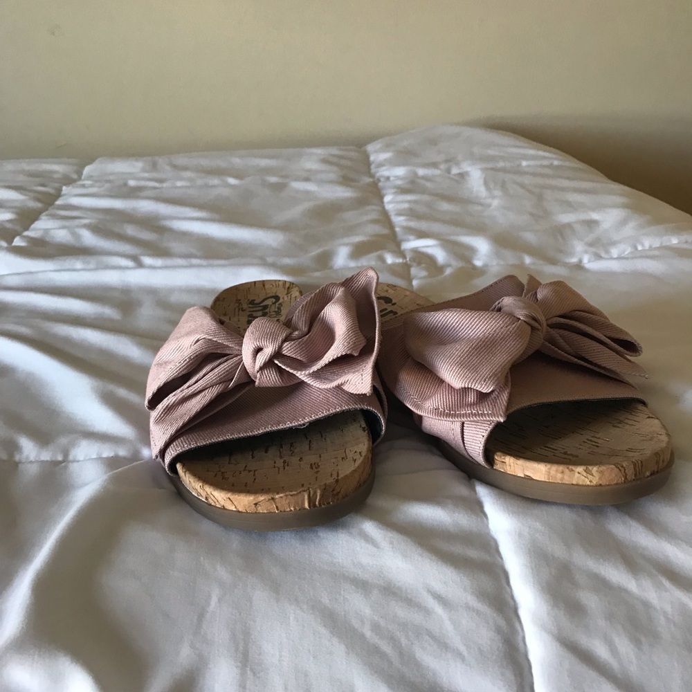 Circus bow sandals